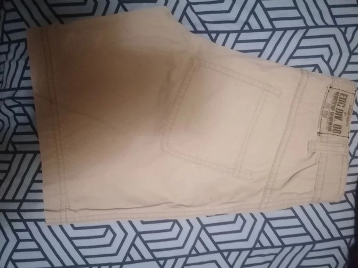 Short beige edc 10ans - photo numéro 2