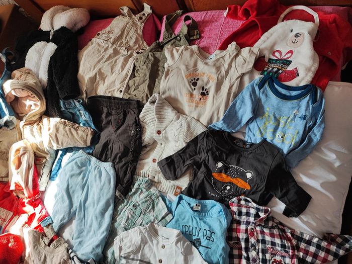 Lot d'une quarantaine de vêtements en 6 mois 2 ème partie - photo numéro 4