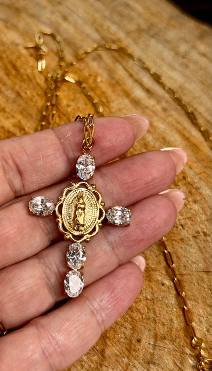 Long sautoir maille large réglable croix vierge marie cristaux - photo numéro 4