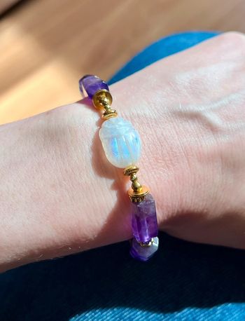 Bracelet amulette scarabée Pierre de Lune et Améthyste