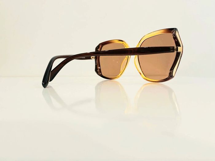 Lunette de soleil femme jaune marron et dorée UV protection catégorie 2 - photo numéro 3