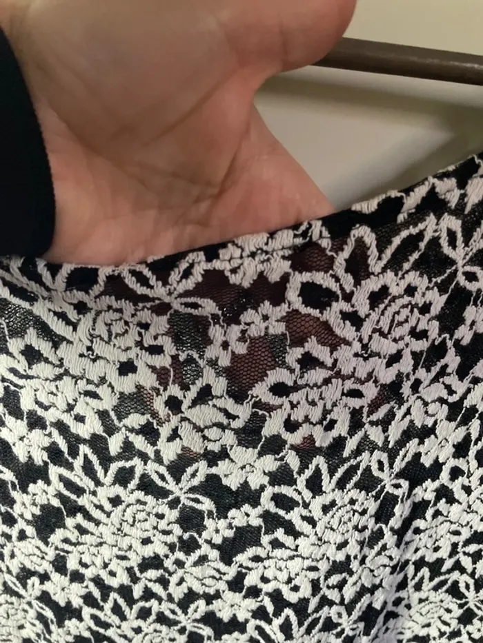 Blouse en dentelle taille 48 / sym - photo numéro 4