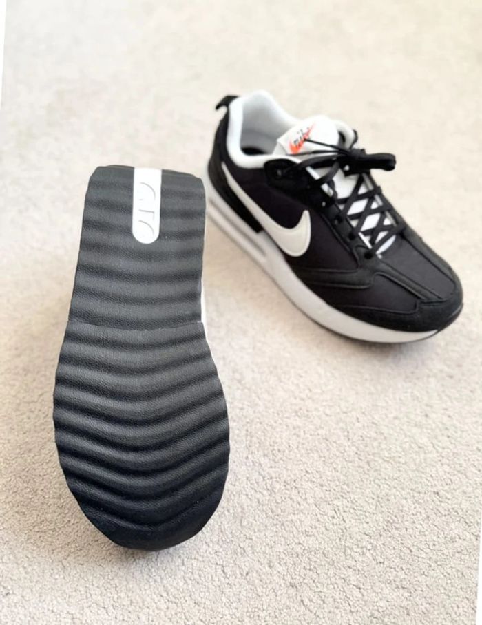 Nike Air Max Dawn - Black - photo numéro 4