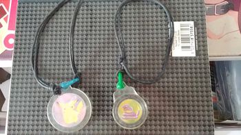 Lot 2 pendentif pokemon collier pikachu abo vintage ancien