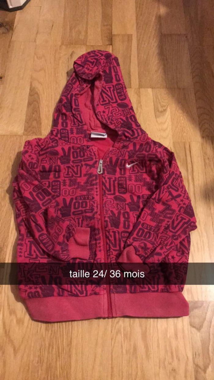 Ensemble de jogging Nike taille 24 mois - photo numéro 3
