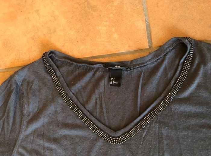 Tee shirt H&M (M) très bon état - photo numéro 3