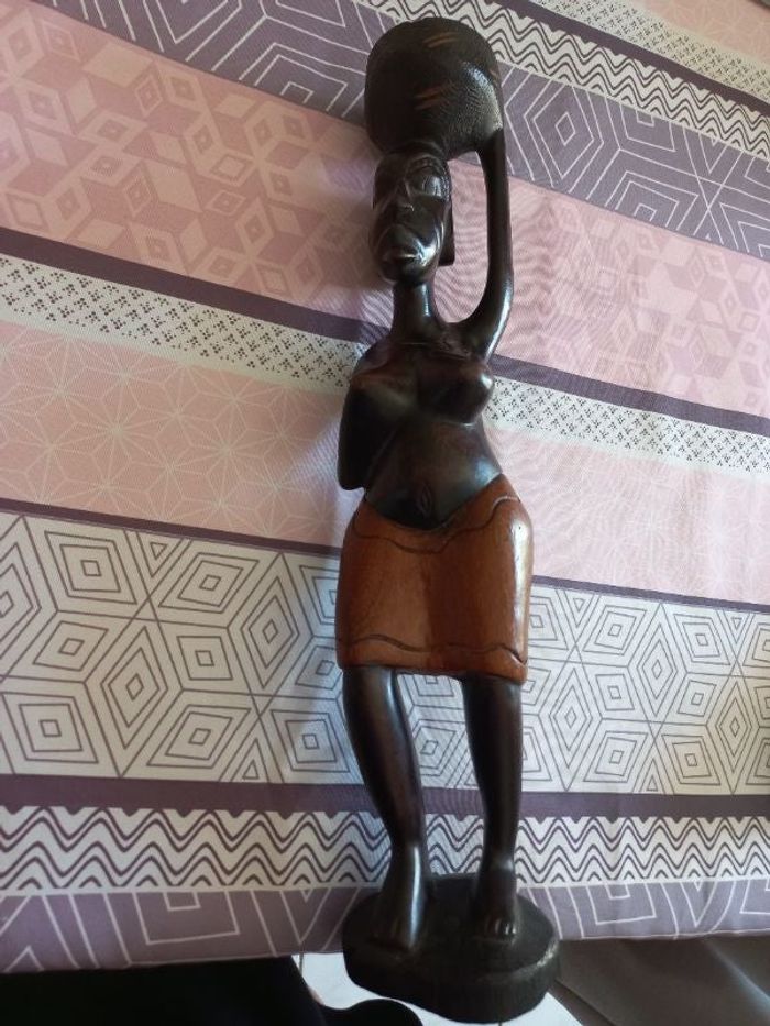 Statuette femme africaine
