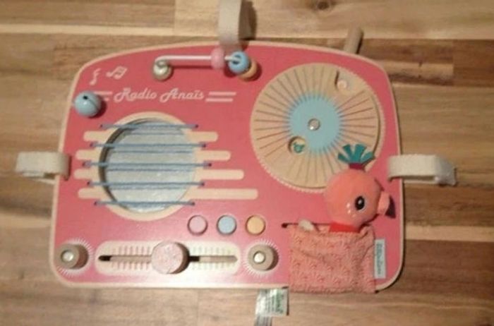 Panneau d'Activités Radio - Lilliputiens- rose