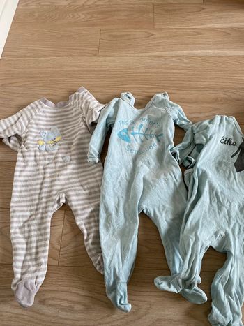 Lot de 3 pyjamas 18 mois très bon etat