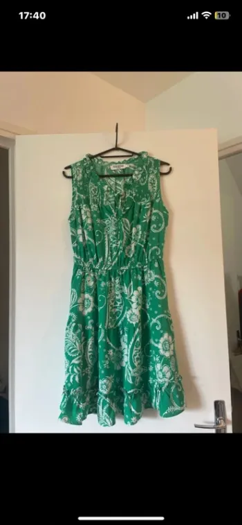 Robe verte et blanche