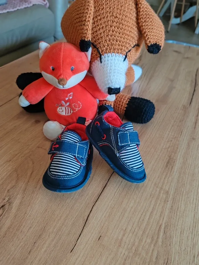 Chaussures garçon neuves freemouss 17 bleu et rouge