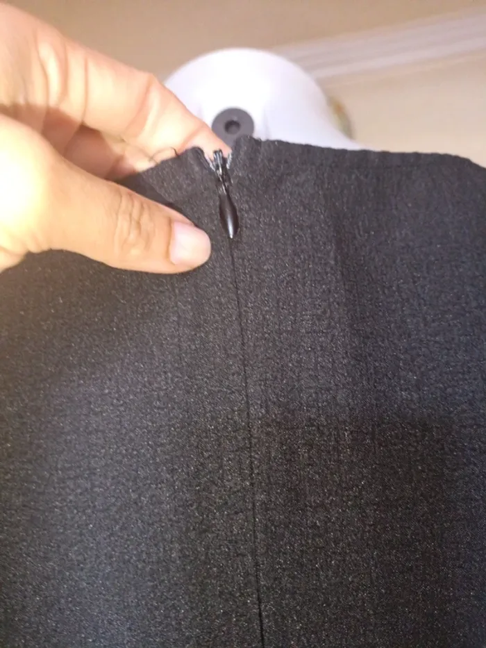 Robe noire cintrée - photo numéro 5