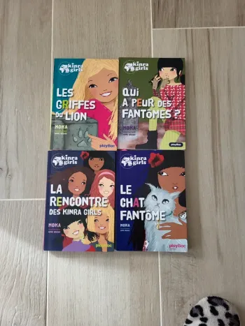 Lot livres Kinra girls
