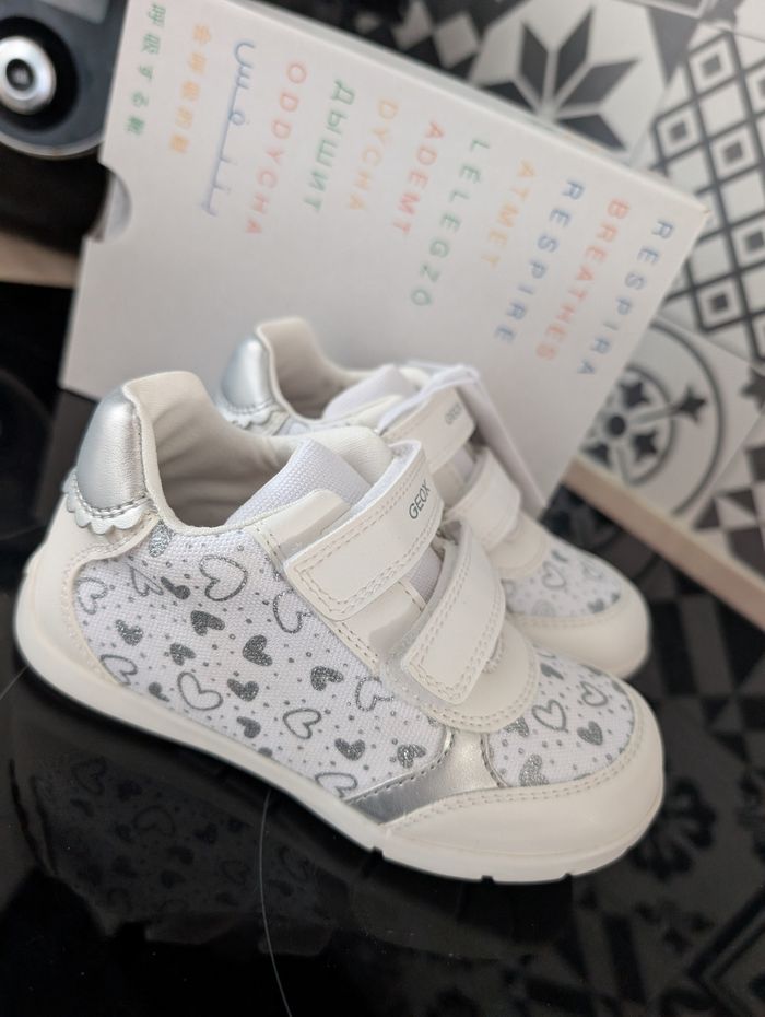 Chaussures fille. Taille 26. Neuf. Geox - photo numéro 5