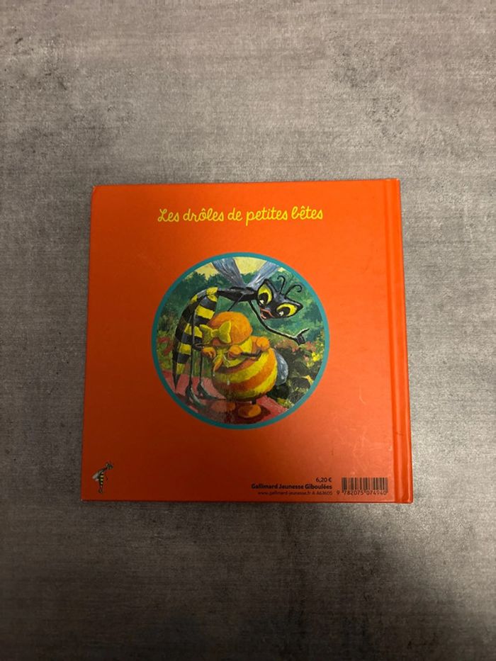 Livre les drôles de petites bêtes, Huguette, la guêpe - photo numéro 5