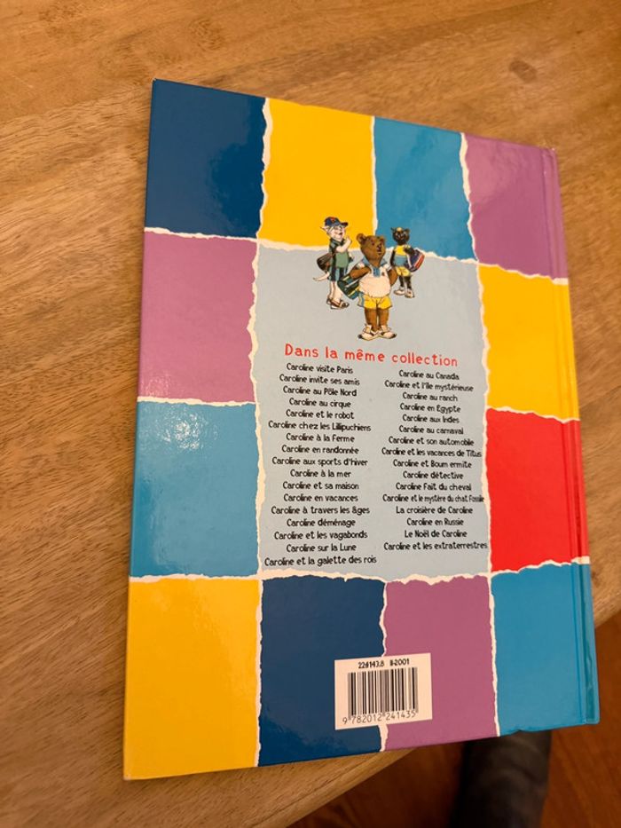 Caroline au Stade édition damiers bords colorés livre bd album Hachette - photo numéro 2