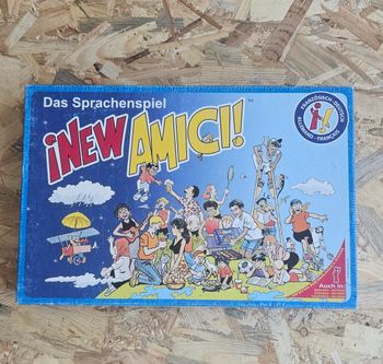 New amici