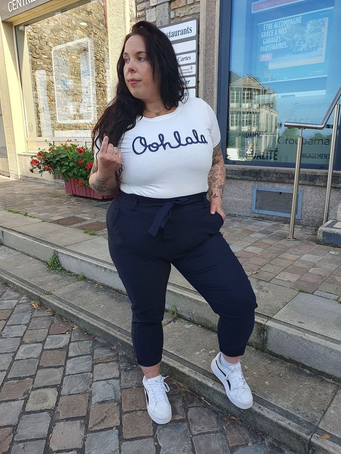 T-shirt Oohlala blanc/marine col rond
Taille 46 - photo numéro 2