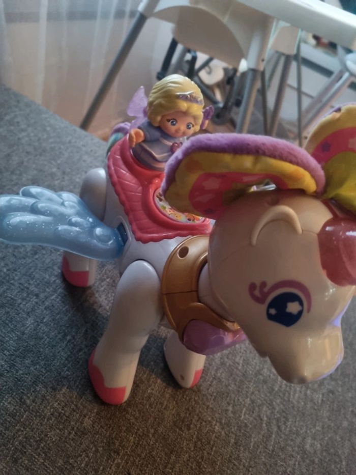 La licorne avec sa fée électronique - photo numéro 3