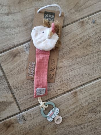 Attache tétine