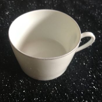 1 tasse en porcelaine * prix 2e * kiki60230