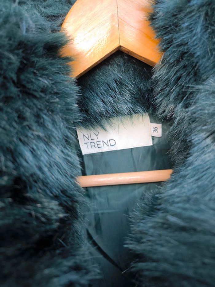 Blouson fausse fourrure NLY trend taille 36 - photo numéro 3