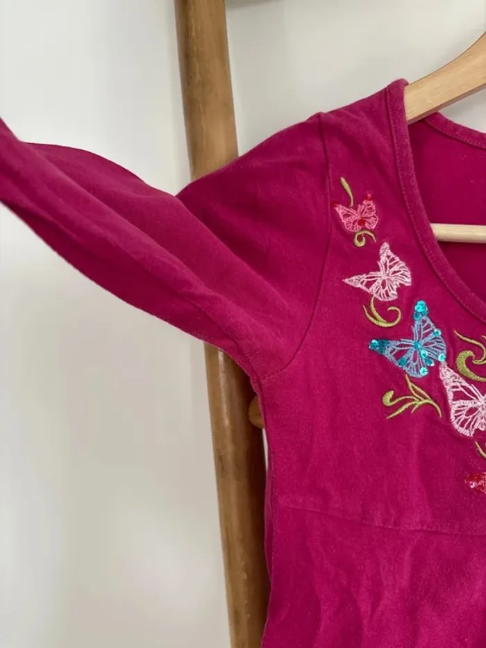 t-shirt rose à manches longues et papillon taille 9/10 ans - photo numéro 5