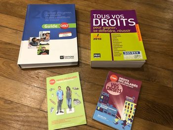 Lot livres droit
