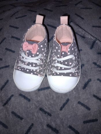 Baskets primark 12/18mois Marie disney