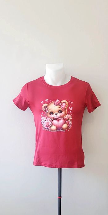 T-shirt motif ourson cœur rouge