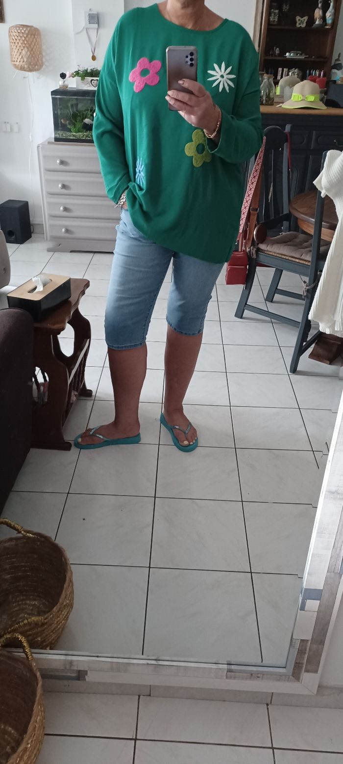 Très jolie blouse avec des fleurs femme T U