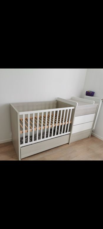 Lit bébé évolutif+ table à langer