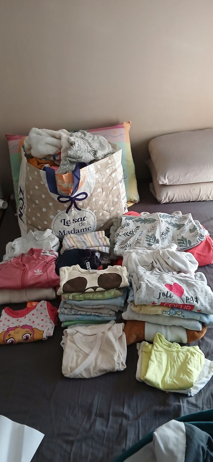 Lot vêtement bebe fille