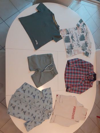Petit lot de vêtements garçon 4 ans