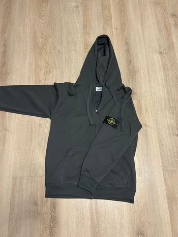 Zip stone island