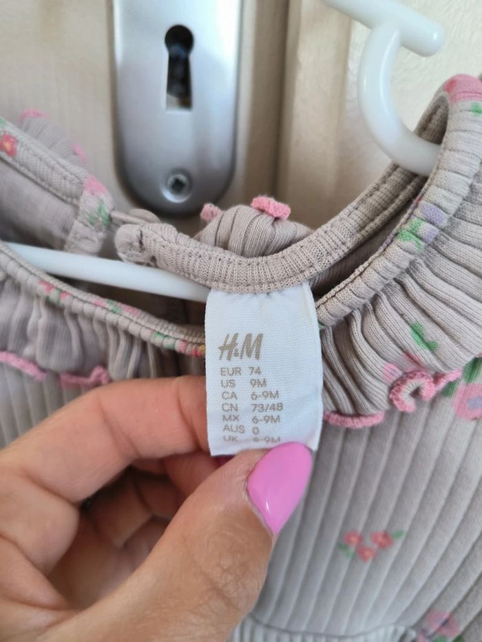 Robe côtelé h&m 74 cm 6/9 mois fleurie - photo numéro 2