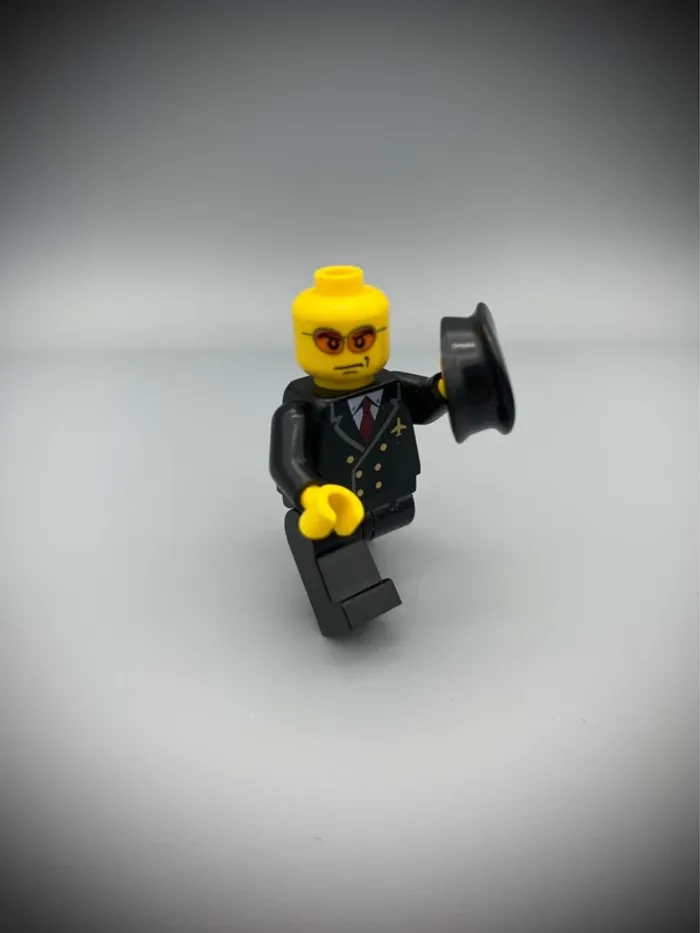 Minifigurine LEGO City air042 - Pilote d’aéroport - Très bon état - photo numéro 5