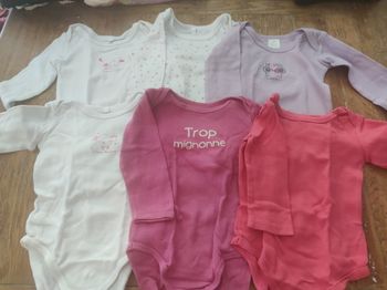 Lot de 6 bodies 12 mois