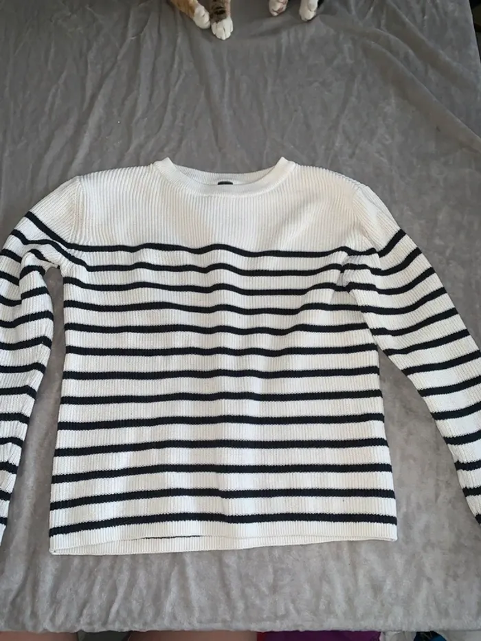 Pull marin blanc rayé bleu marine, coton épais