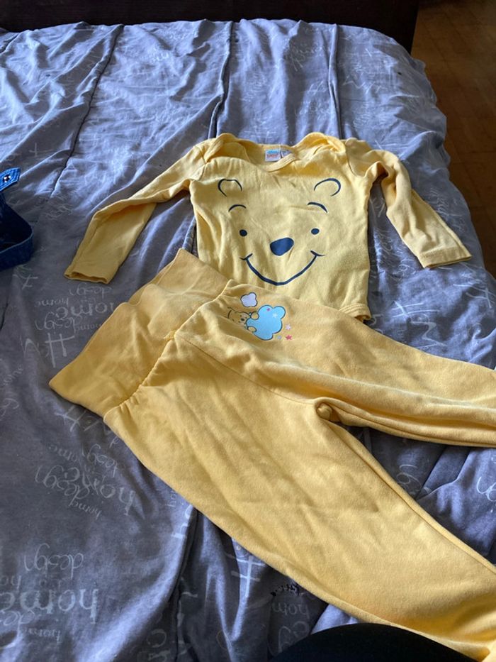 Body plus pantalon Winnie, l’ourson taille 12 18 mois