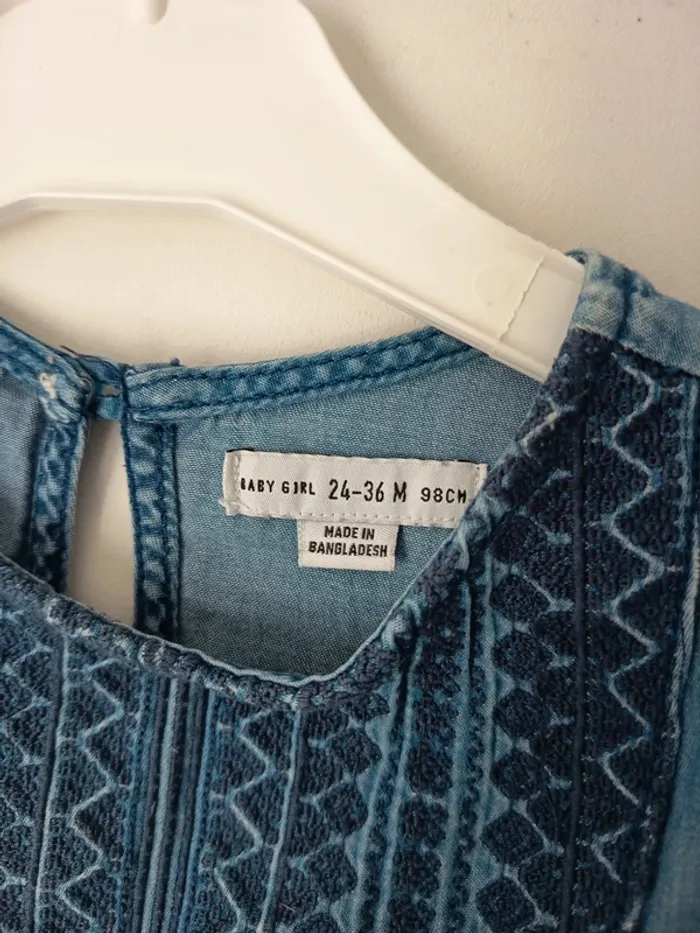 Robe effet jeans brodé - photo numéro 2