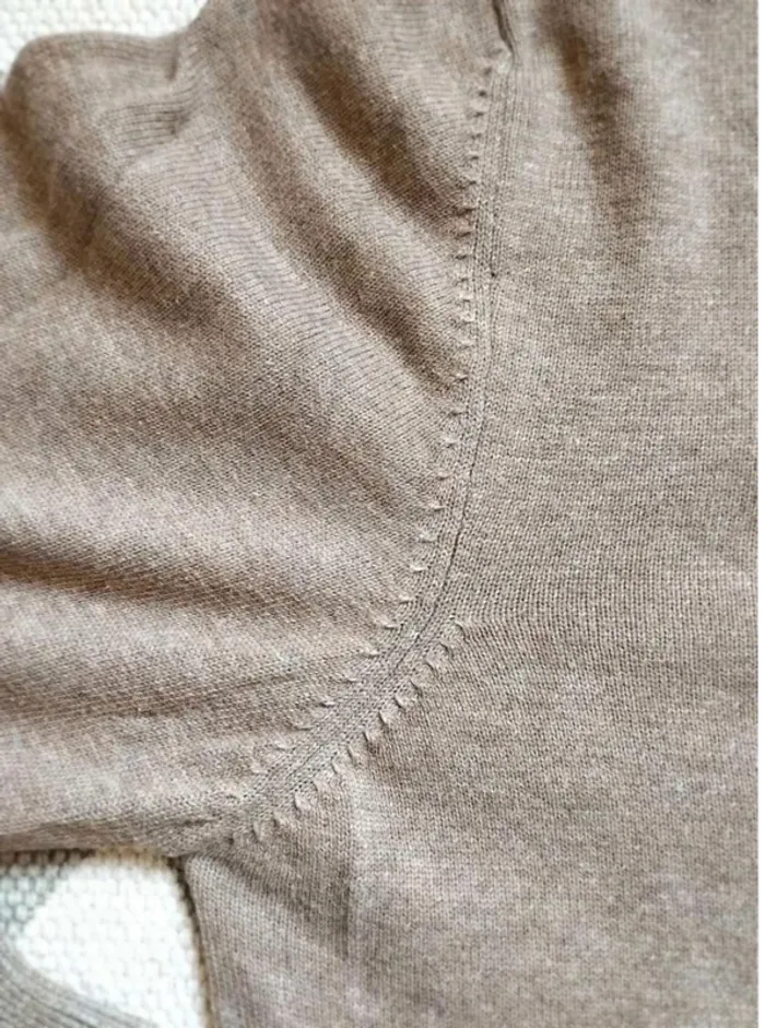 Pull  fin 100%  coton  -  Beige  - Burton -  S  -  Parfait état - photo numéro 4