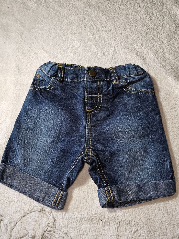 Short taille 12 mois