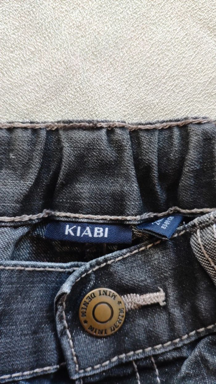 Jean noir Kiabi 24 mois effet usé - photo numéro 2
