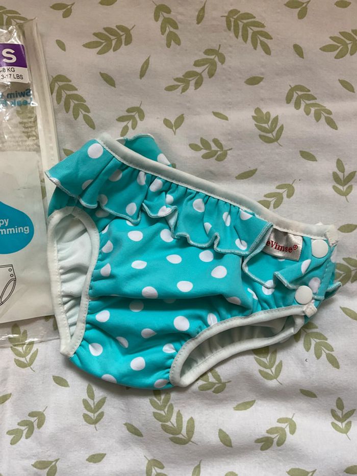 couche de piscine lavable turquoise a pois blanc 6/8 kg environ 6 mois - photo numéro 2