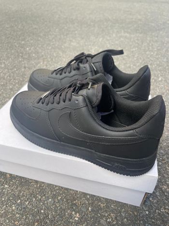 Nike Air Force 1 triple black taille：37.5