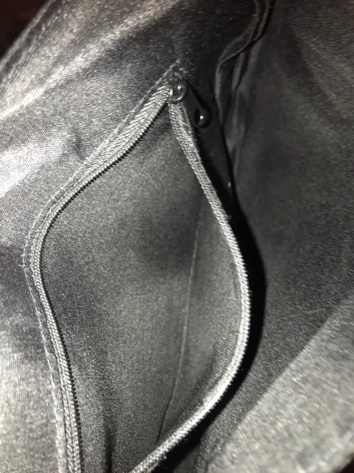 Sac à main atmosphère velours noir en bandoulière avec des franche taille unique - photo numéro 8