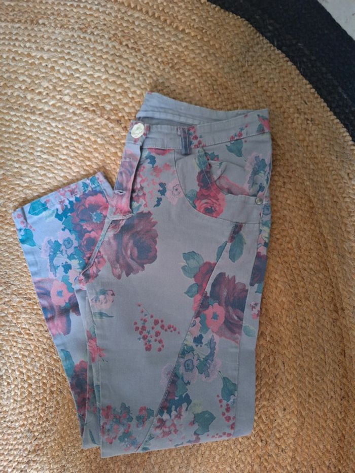 Joli pantalon fleuri - photo numéro 8