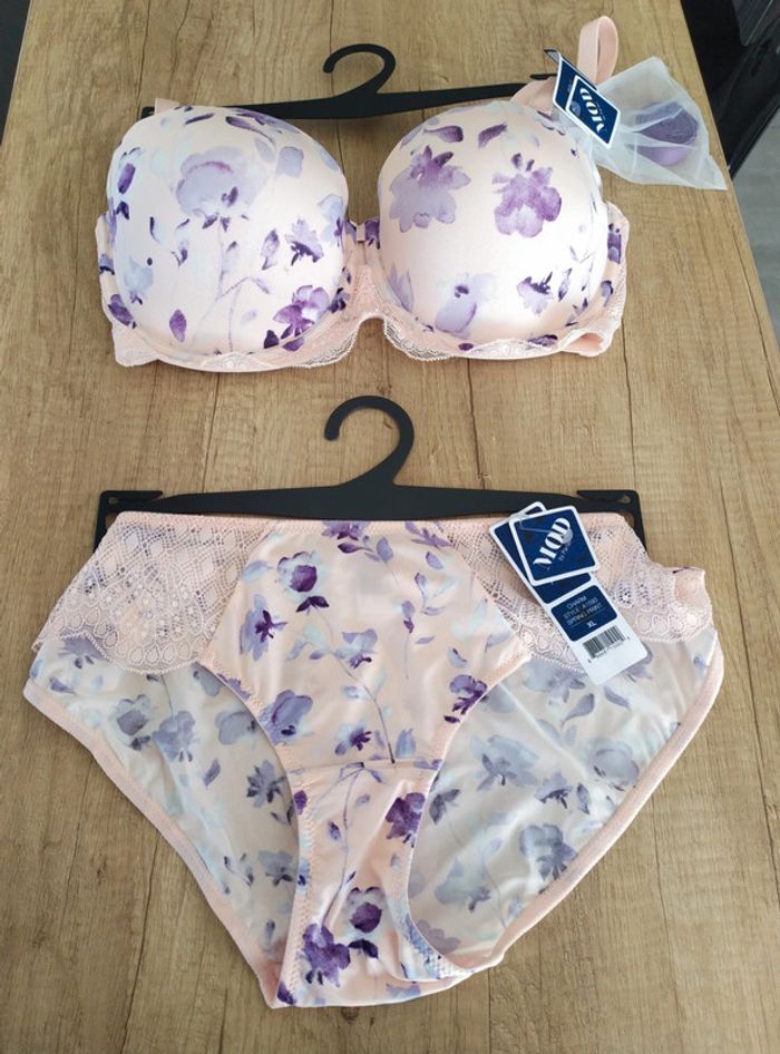 Ensemble soutien-gorge coques rose clair fleurs violettes 90F culotte XL Mod by Parfait