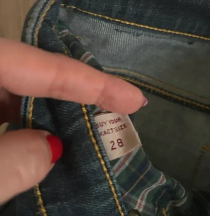 Marlboro Classic,  jean bleu brut femme taille US 28 - photo numéro 4
